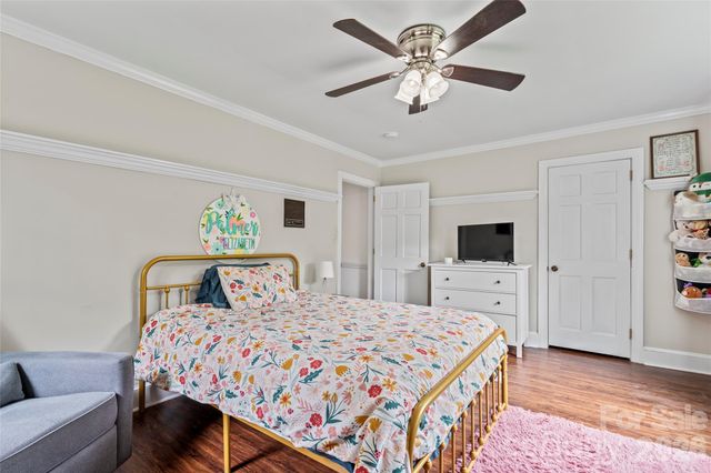 108 Brookmeade Drive, Statesville, NC 28625