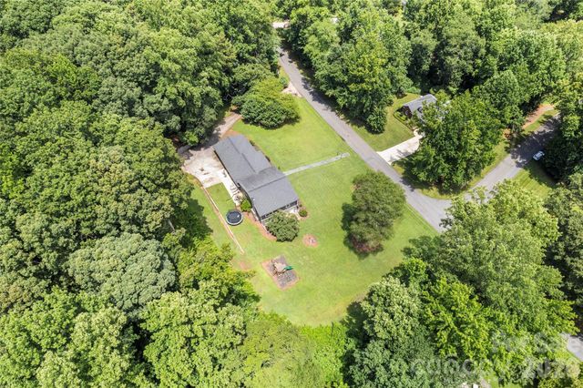 108 Brookmeade Drive, Statesville, NC 28625