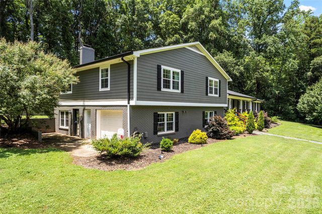 108 Brookmeade Drive, Statesville, NC 28625