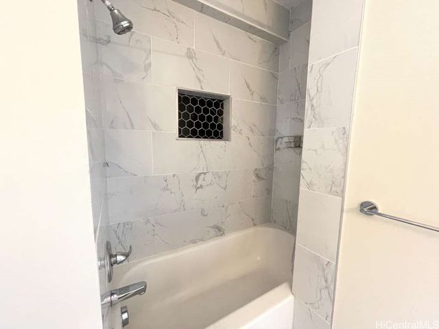 99-60 Kauhale Street 704, Aiea, HI 96701