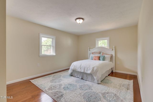 306 Hemlock Street, Mount Carmel, TN 37645