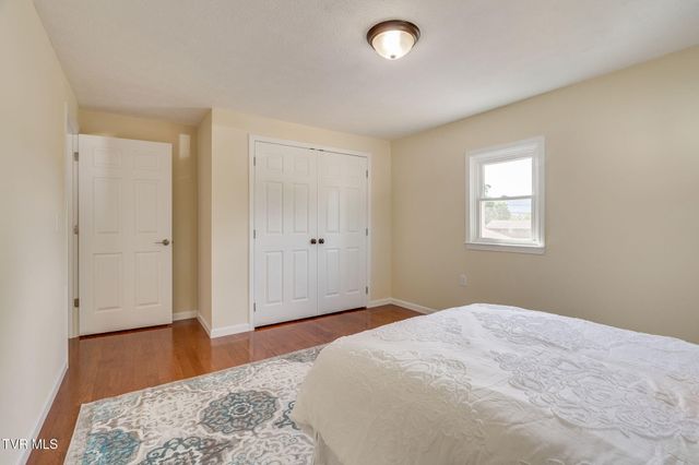 306 Hemlock Street, Mount Carmel, TN 37645