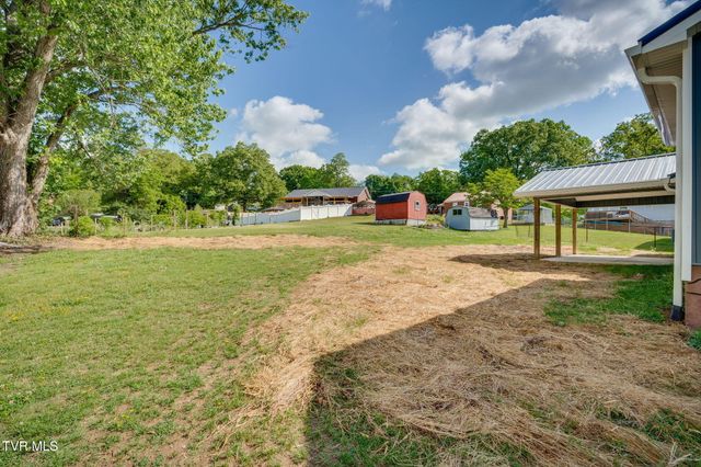 306 Hemlock Street, Mount Carmel, TN 37645