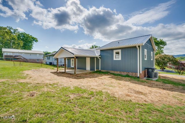 306 Hemlock Street, Mount Carmel, TN 37645