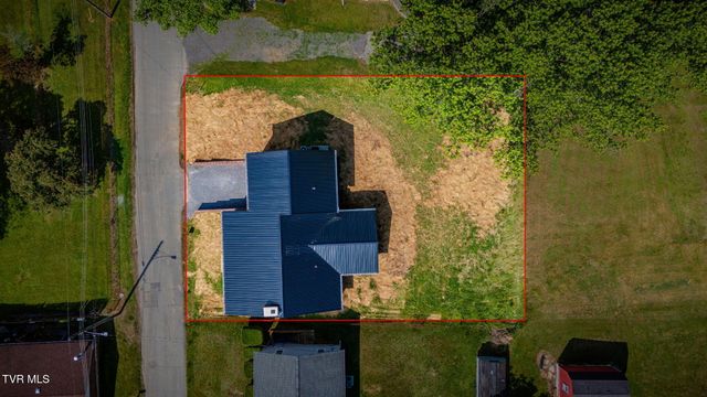 306 Hemlock Street, Mount Carmel, TN 37645