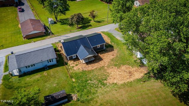 306 Hemlock Street, Mount Carmel, TN 37645