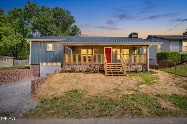 306 Hemlock Street, Mount Carmel, TN 37645
