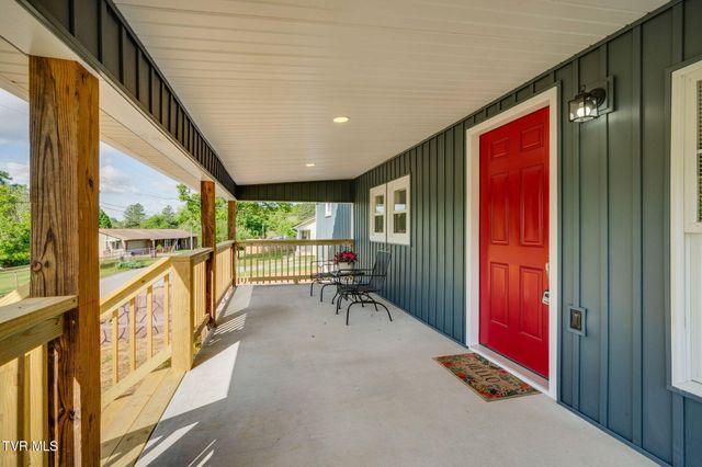 306 Hemlock Street, Mount Carmel, TN 37645