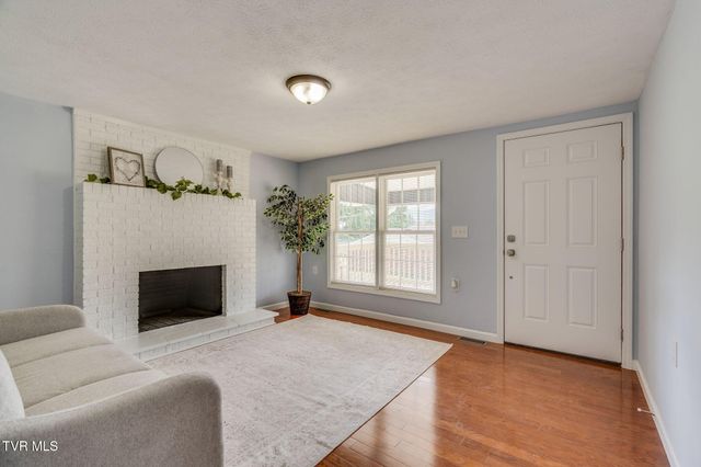 306 Hemlock Street, Mount Carmel, TN 37645