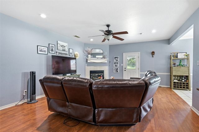 408 Sunshine Trail, Bells, TX 75414