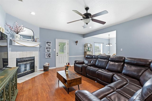 408 Sunshine Trail, Bells, TX 75414