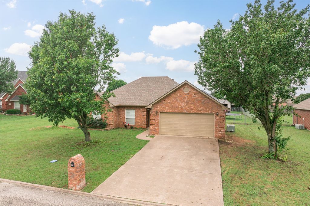 408 Sunshine Trail, Bells, TX 75414