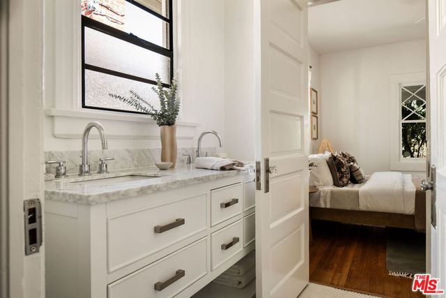 2128 W 30th Street, Los Angeles, CA 90018