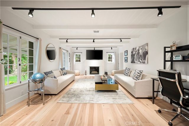 11305 Valley Spring Lane, Studio City, CA 91602