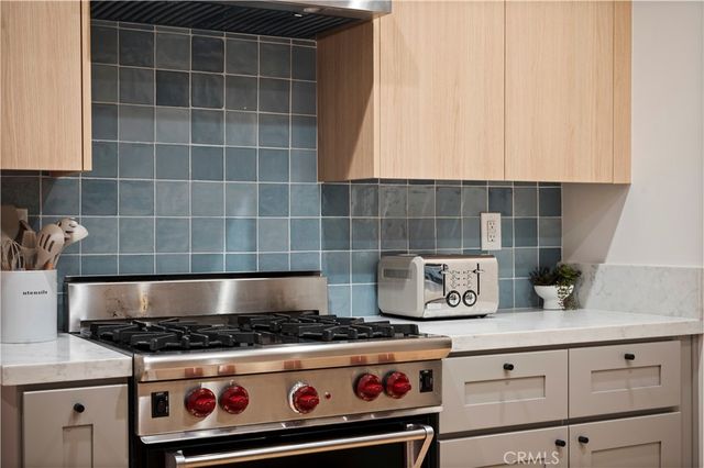 11305 Valley Spring Lane, Studio City, CA 91602