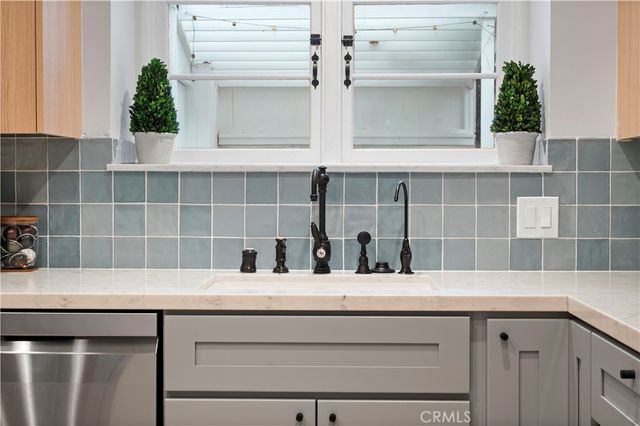 11305 Valley Spring Lane, Studio City, CA 91602