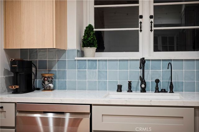 11305 Valley Spring Lane, Studio City, CA 91602