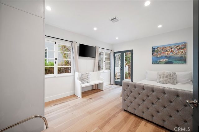 11305 Valley Spring Lane, Studio City, CA 91602