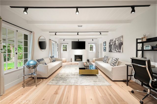 11305 Valley Spring Lane, Studio City, CA 91602