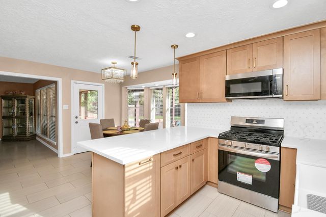 6827 La Puente Drive, Houston, TX 77083