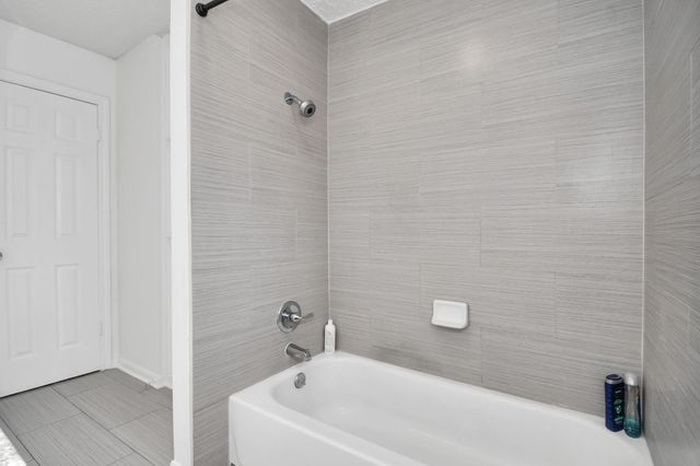 6827 La Puente Drive, Houston, TX 77083