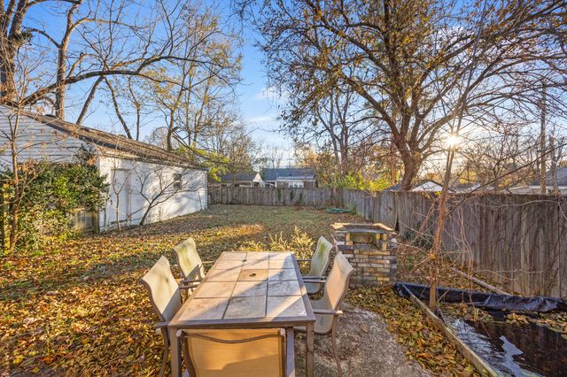 656 Sheridan Drive, Lexington, KY 40503