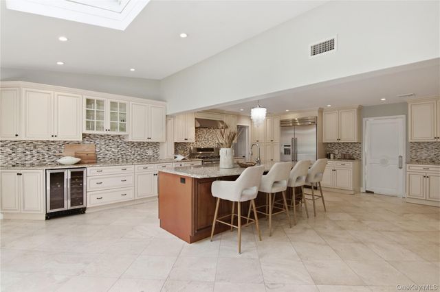 10 Stony Run Court, Dix Hills, NY 11746