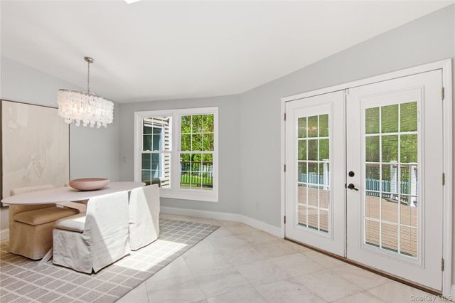 10 Stony Run Court, Dix Hills, NY 11746