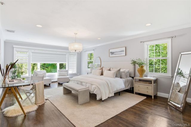 10 Stony Run Court, Dix Hills, NY 11746