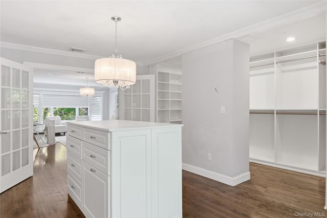 10 Stony Run Court, Dix Hills, NY 11746