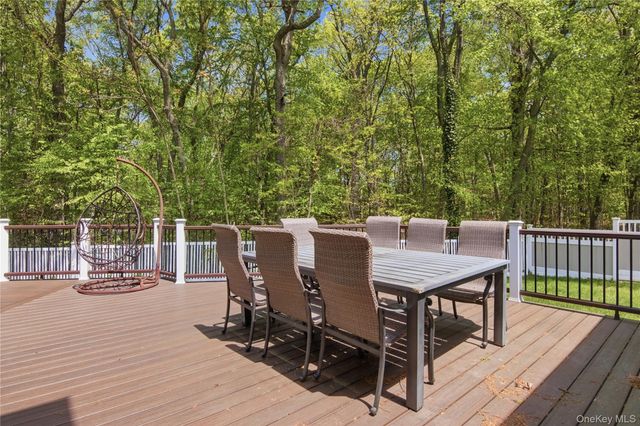 10 Stony Run Court, Dix Hills, NY 11746