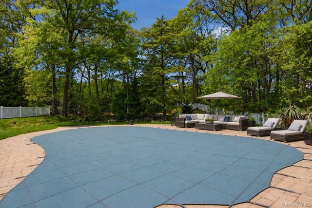 10 Stony Run Court, Dix Hills, NY 11746