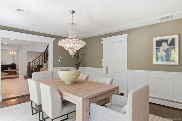 10 Stony Run Court, Dix Hills, NY 11746