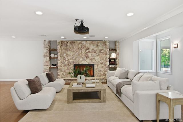 10 Stony Run Court, Dix Hills, NY 11746