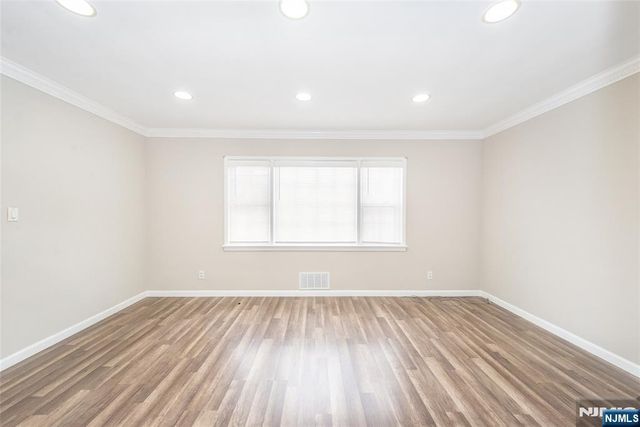 14 Hudson Street, Bergenfield, NJ 07621