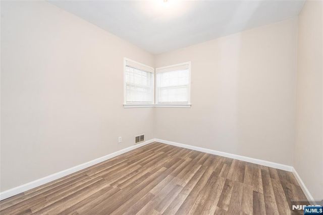 14 Hudson Street, Bergenfield, NJ 07621