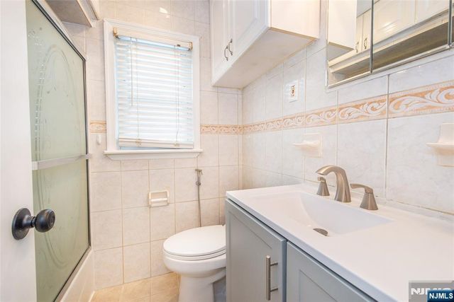 14 Hudson Street, Bergenfield, NJ 07621