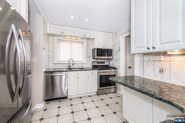 14 Hudson Street, Bergenfield, NJ 07621