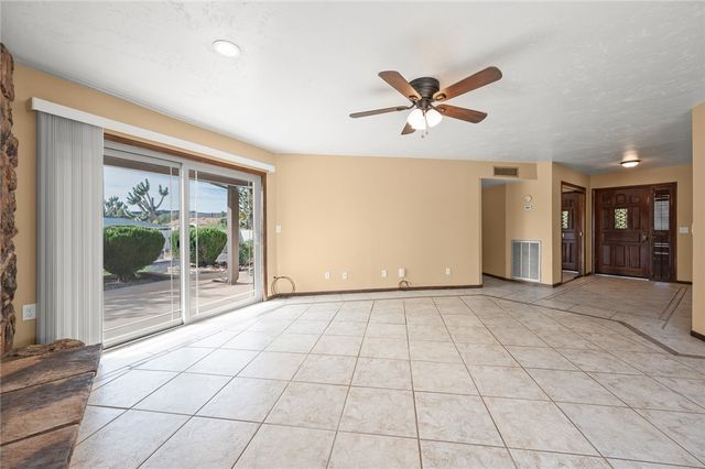 960 Hillcrest Drive, Kingman, AZ 86409