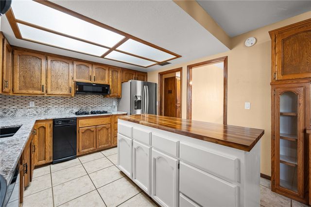 960 Hillcrest Drive, Kingman, AZ 86409