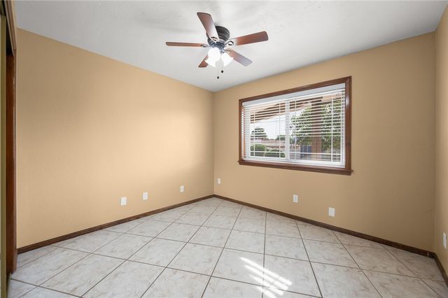 960 Hillcrest Drive, Kingman, AZ 86409