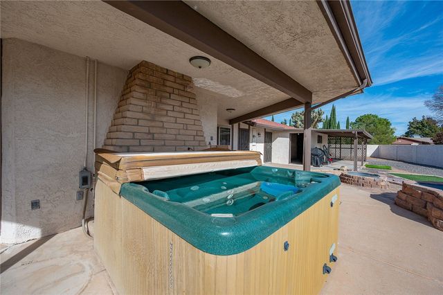 960 Hillcrest Drive, Kingman, AZ 86409