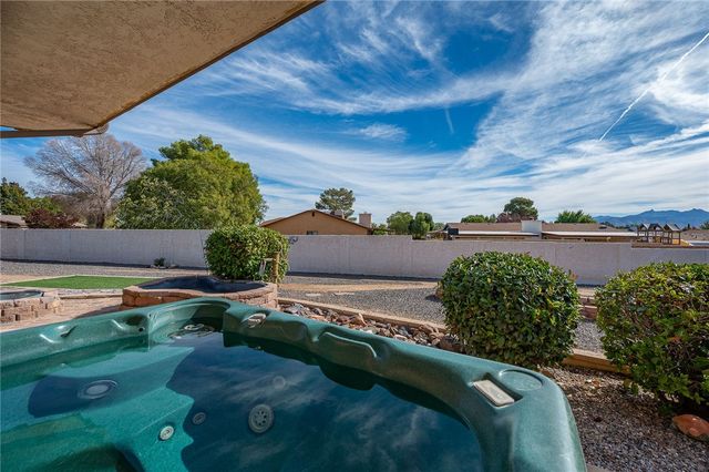 960 Hillcrest Drive, Kingman, AZ 86409