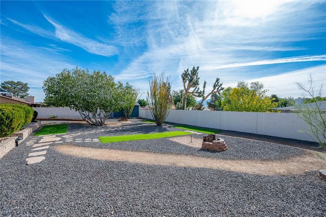 960 Hillcrest Drive, Kingman, AZ 86409