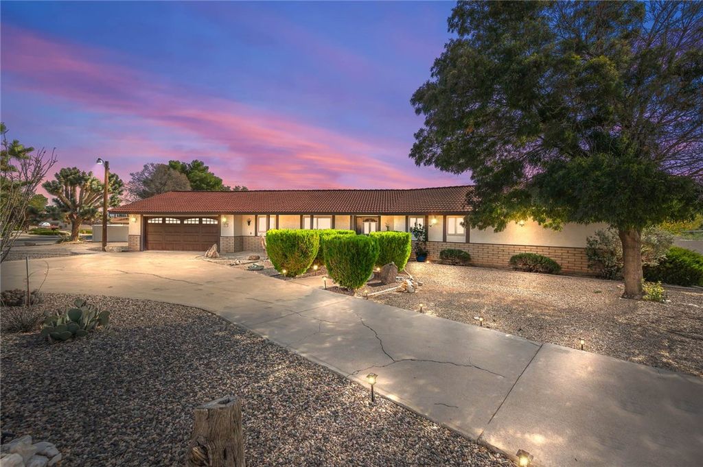 960 Hillcrest Drive, Kingman, AZ 86409