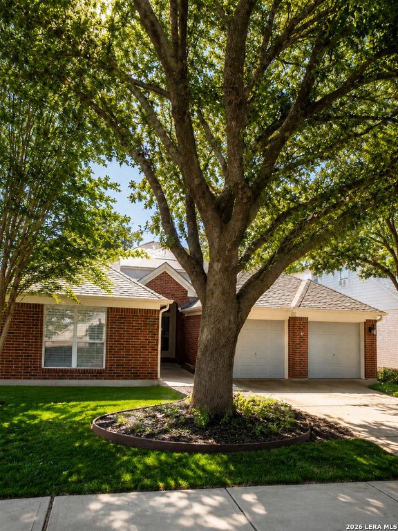 11314 FAIR HOLLOW DR, San Antonio, TX 78249