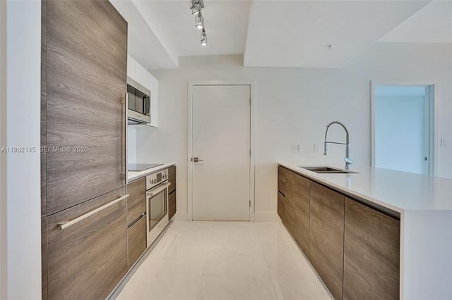 301 Altara Ave 819, Coral Gables, FL 33146