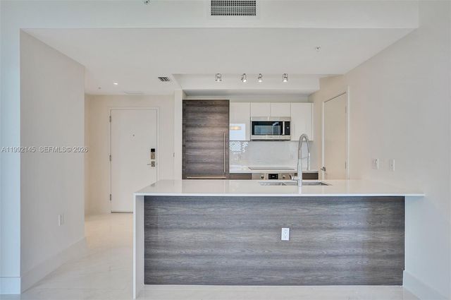 301 Altara Ave 819, Coral Gables, FL 33146