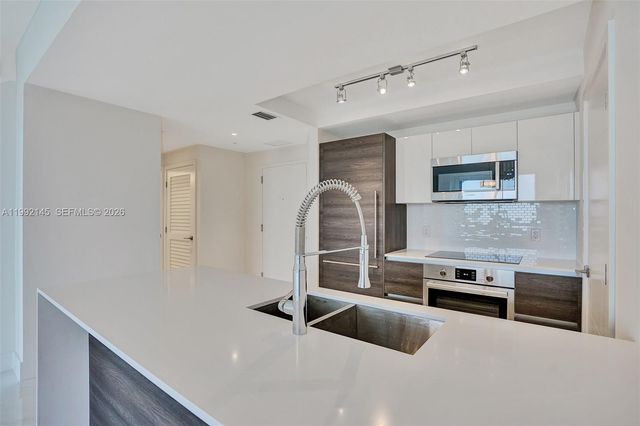 301 Altara Ave 819, Coral Gables, FL 33146