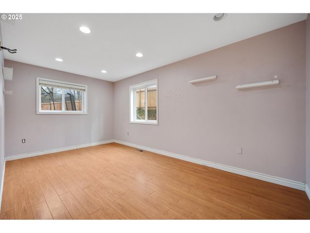 7080 Sw TAYLORS FERRY Rd, Portland, OR 97223